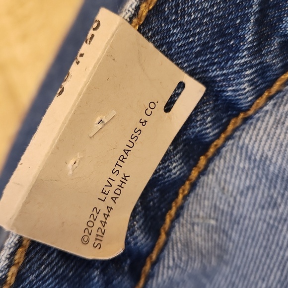 LEVI’S Women’s 501 Original Crop Distressed Denim Jeans, size 30x26 - Picture 11 of 16